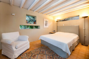 Gouzelis bedroom gues