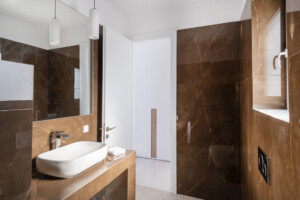 Villa Cactus master bathroom 2