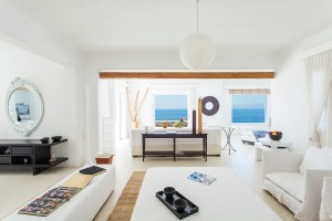 Villa-Coral-Living-room-1-Infinity-pool-view-party