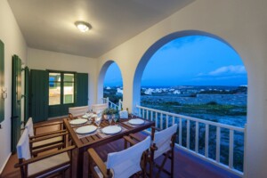 outdoor dining table